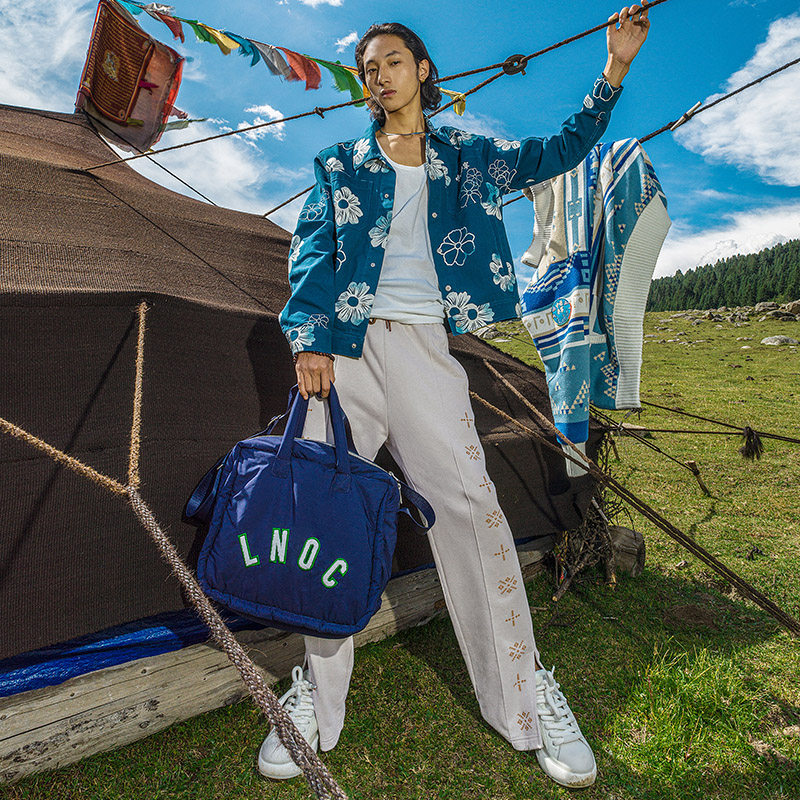 Lining/李宁正品2023春季新款男女时尚印花休闲单肩拎包ABDT045,淘宝优惠券,粉丝福利购,淘宝优惠卷