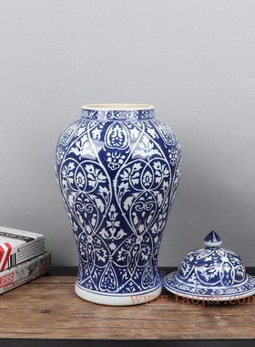 景德镇青花手绘陶瓷罐花叶纹