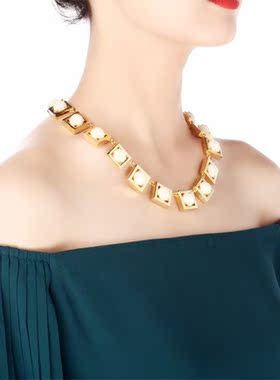 URCHOICE设计师奶白镶嵌项链