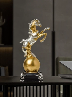 北欧轻奢艺术现代马到成功摆件