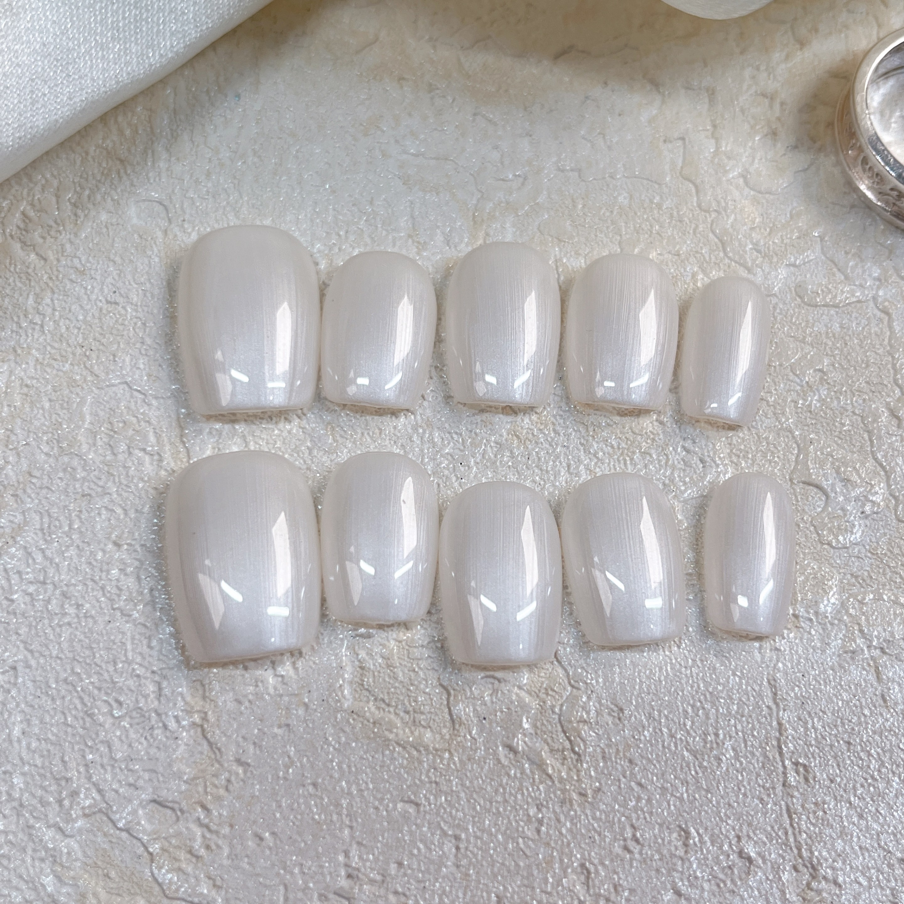 澳白珍珠纯手工穿戴甲2025新款高级感短款甲片纯色显白美甲贴片,淘宝优惠券,粉丝福利购,淘宝优惠卷