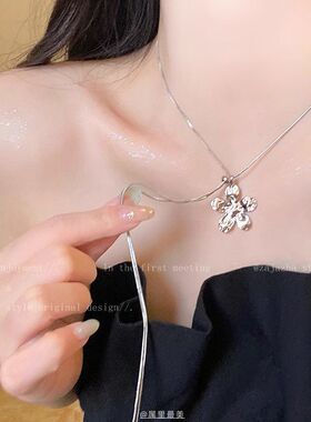 夏日新款~韩系银色花朵项链女款小众设计精致锁骨链时尚叠戴配饰