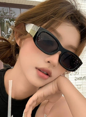 款黑白色百搭高级感墨镜女