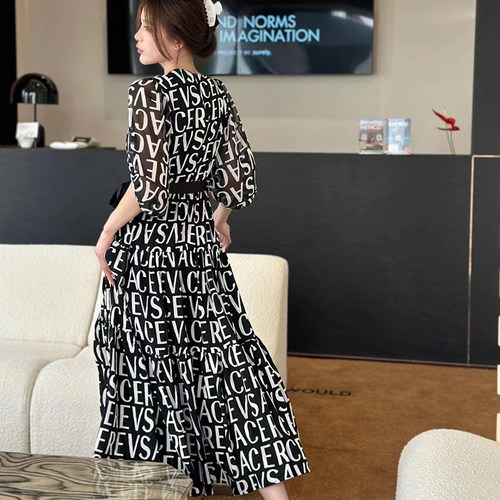 欧洲站连衣裙夏新款高端精致气质名媛高级感字母系带黑色长裙女潮-图0