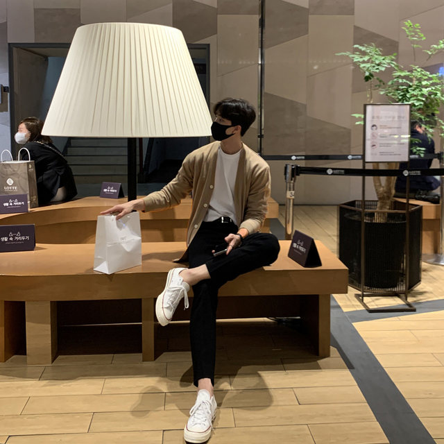 Autumn loose long-sleeved v-neck Korean style trendy knitted sweater