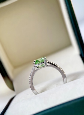 高端枕形绿钻戒指2.5克拉嫩绿明亮沁人心脾清新感925银镀金戒指