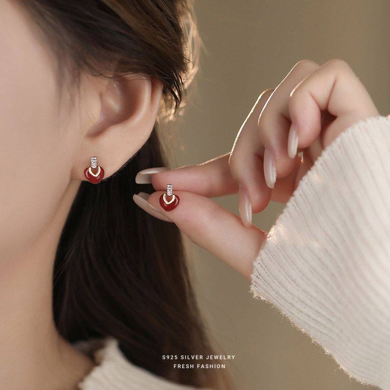 S925纯银新年红色耳环心形爱心耳钉喜庆本命年港风复古百搭耳饰,淘宝优惠券,粉丝福利购,淘宝优惠卷