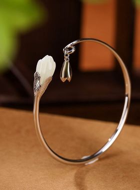 银S990足银镀金镶嵌和田玉白玉兰花复古简约女士开口手镯手环轻奢