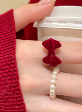 红色丝绒蝴蝶结珍珠戒指女小众设计叠戴食指戒轻奢高级感新年指环