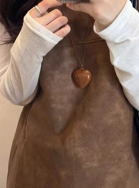 长款爱心吊坠项链女高级感百搭毛衣链挂脖配饰2025新款简约锁骨链