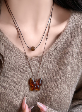 新中式琥珀色蝴蝶项链女小众设计感长款毛衣链国风复古百搭卫衣链