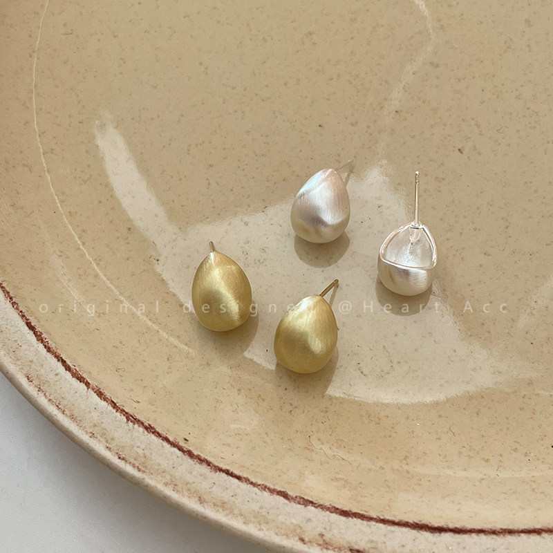 金色磨砂拉丝豆豆耳钉女2025新款水滴耳环高级感轻奢小众爆款耳饰