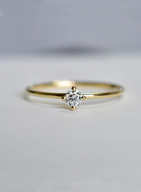 纯银名媛风四爪微镶钻闭口戒指