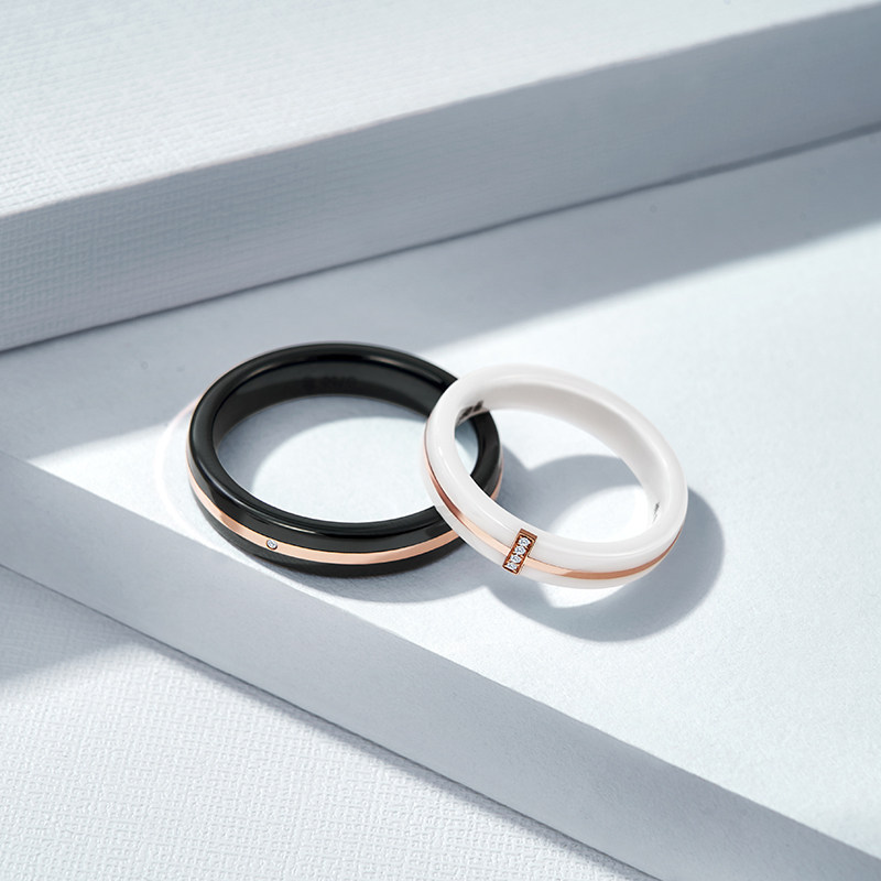 潮宏基丘比特两情相依18K金陶瓷戒指钻520礼物对戒订婚 丷   叭