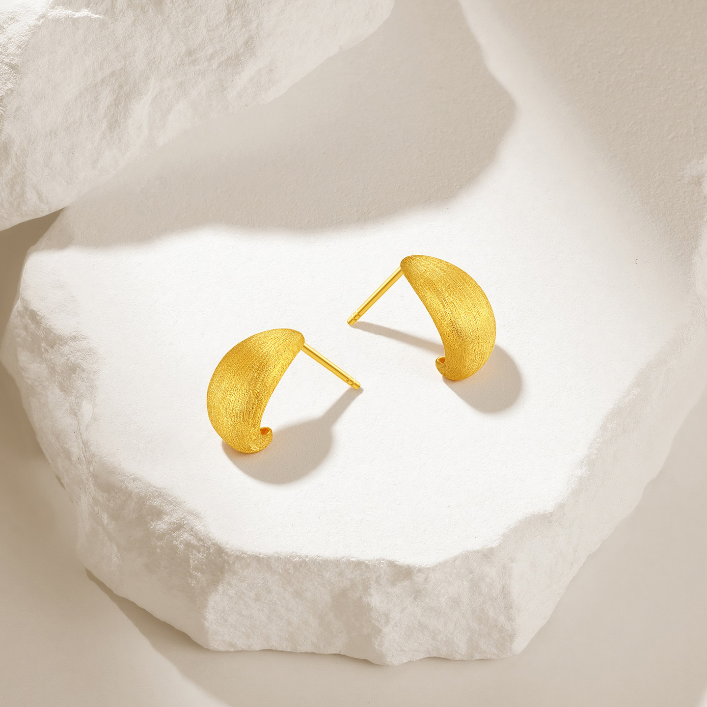 潮宏基御范黄金耳钉足金耳饰丝绒金爆闪高级感轻奢通勤礼物 计价,淘宝优惠券,粉丝福利购,淘宝优惠卷