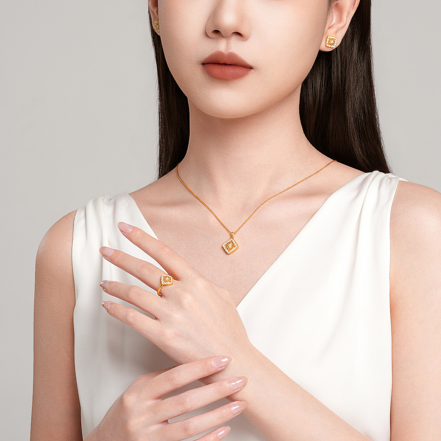 Chao Acer Flower Charm Sihe Ruyi Gold Diamond Necklace Ring Earrings Pure Gold Set Inlaid Birthday Gift