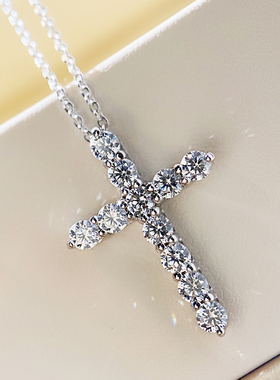D色莫桑石十字架吊坠项链