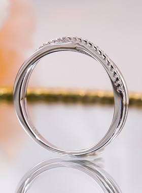 chin时尚莫桑钻交叉排戒