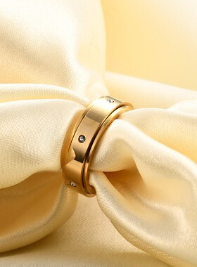 新款亚马逊简约对称6MM镶钻减压可旋转不锈钢情侣学生戒指百搭女