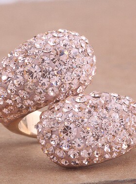 新款欧美时尚不规则黑白混色不锈钢戒指镶钻女士百搭钛钢戒指厂家