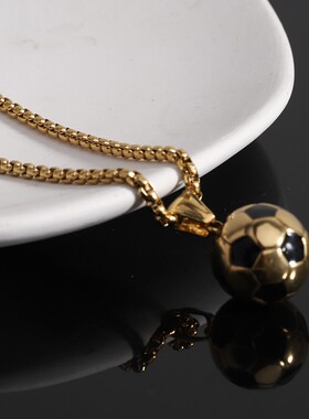 新款欧美ins运动风个性304不锈钢钛钢足球项链男创意世界杯百搭女