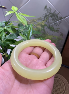 新疆和田玉若羌黄口质地细腻油润和田玉泥鳅背和田玉手镯老余定制