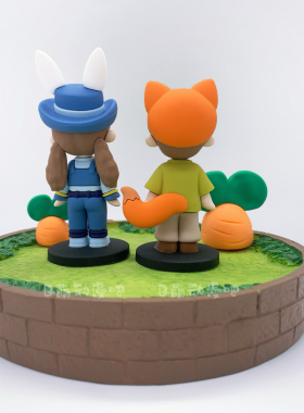 可爱变装兔子警官狐狸先生胡萝卜森林cos朱迪动物男女孩桌面摆件