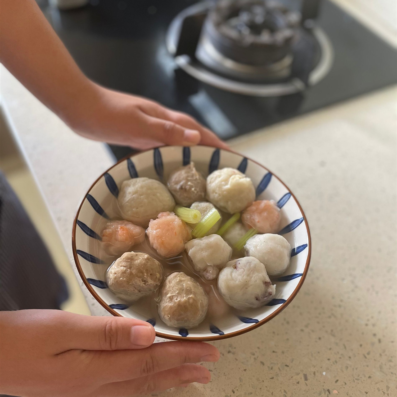 火锅丸子福州包心鱼丸墨鱼丸小鱼圆牛肉丸贡丸虾丸各250g顺丰包邮 - 图1