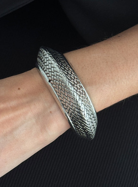 欧美几何纹路夸张蛇皮纹开口手镯