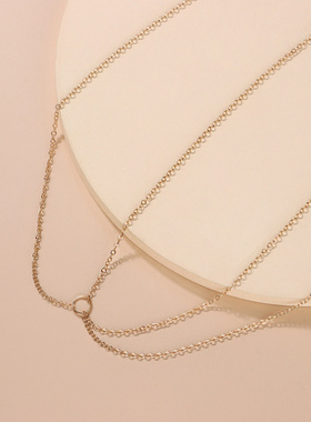 欧美风街拍简单一体链身体链条