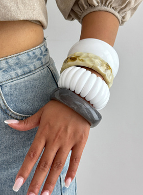 欧美跨境叠搭晕染象牙色波纹手镯