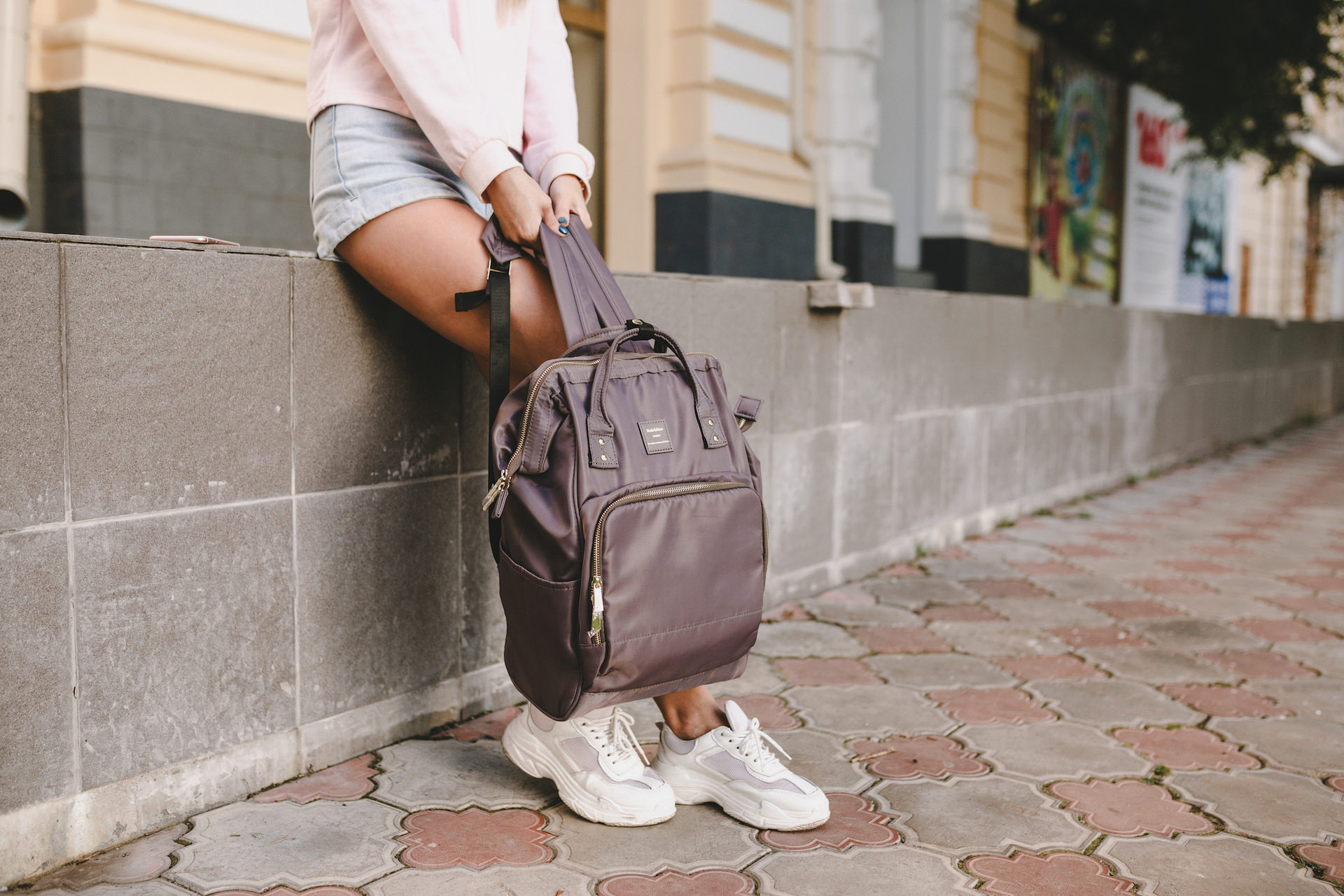 有爱的厦门！两市民出手相助帮失主找回重要背包