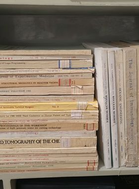 软皮复古旧英文书二手古董装饰拍照道具摄影道具书架摆件一本价格