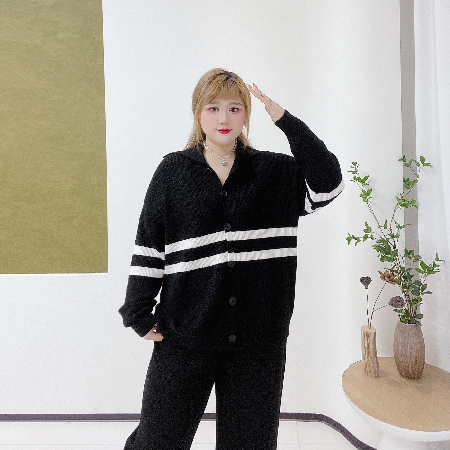 350斤慵懒风撞色条纹遮肉毛衣胖莹莹大码女装秋冬大翻领针织开衫,淘宝优惠券,粉丝福利购,淘宝优惠卷