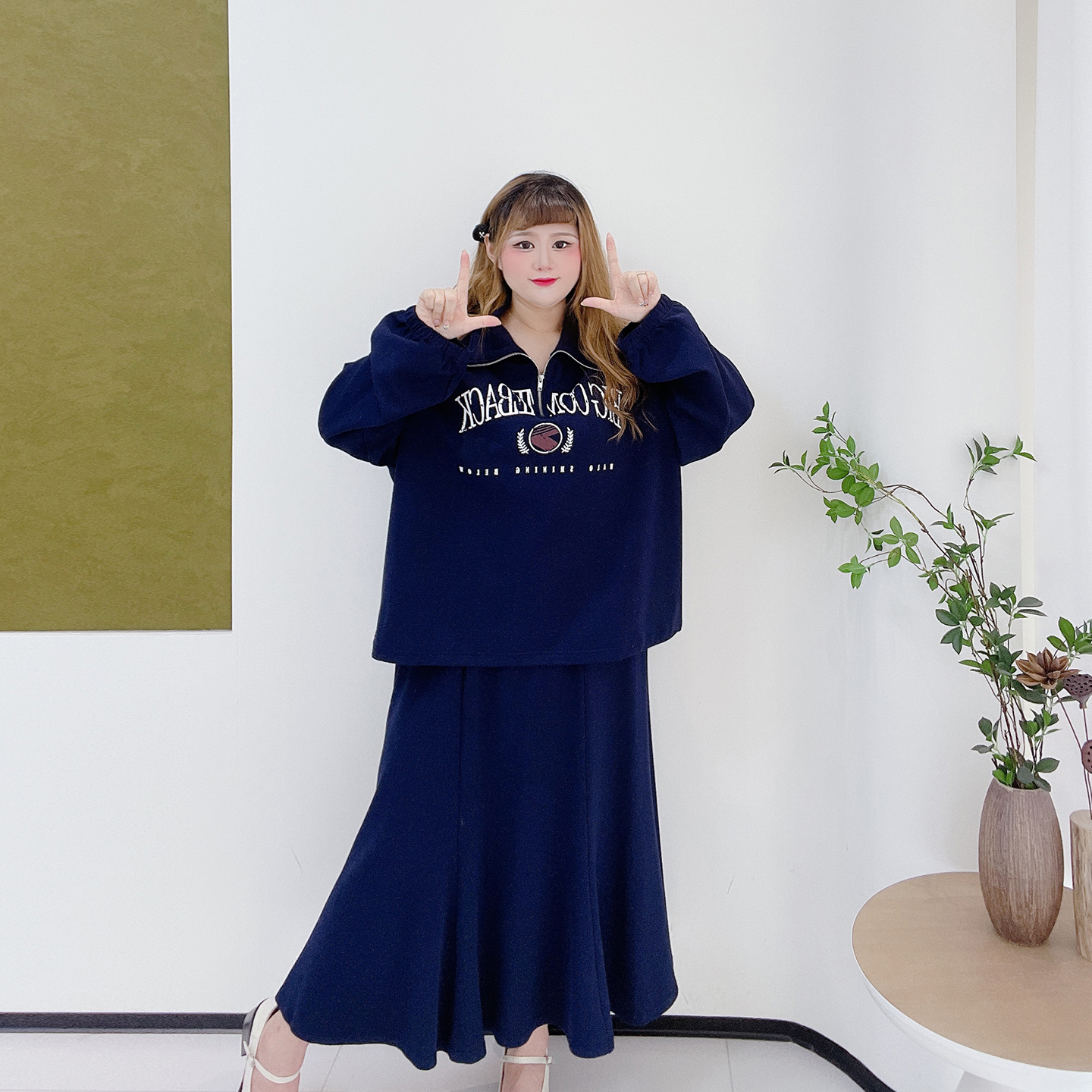 运动休闲风立领印花抽绳卫衣胖莹莹大码女装秋显瘦鱼尾半身裙套装 - 图1