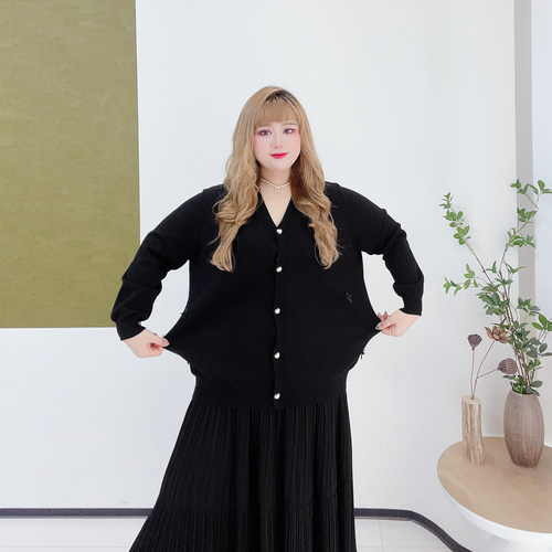 300斤减龄立体蝴蝶结显瘦毛衣女胖莹莹大码女装春季粉色针织开衫 - 图2