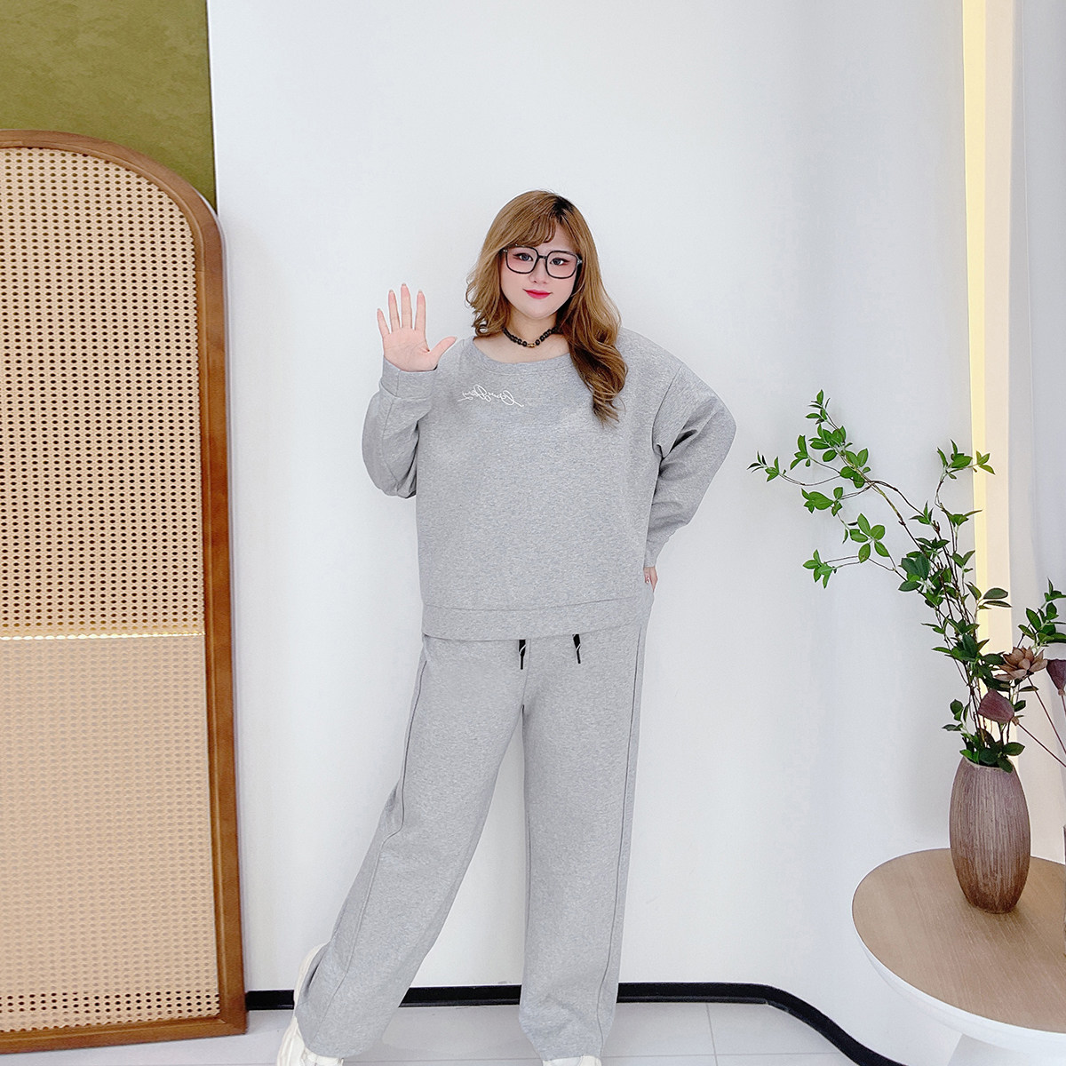 辣妹运动套装胖莹莹大码女装胖mm春秋休闲风遮肉刺绣卫衣阔腿卫裤,淘宝优惠券,粉丝福利购,淘宝优惠卷