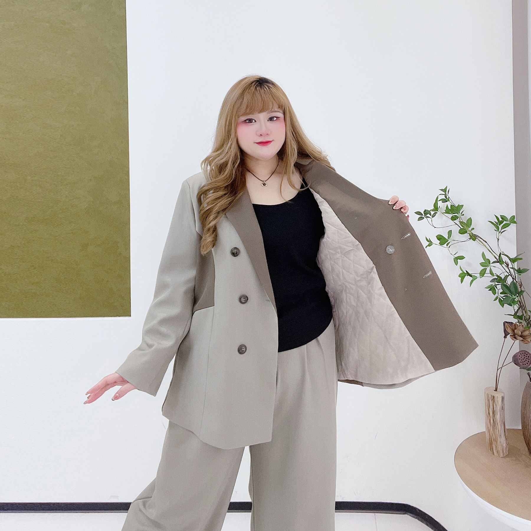 休闲风松弛感垫肩上衣胖莹莹大码女装秋冬撞色夹棉西装阔腿裤套装,淘宝优惠券,粉丝福利购,淘宝优惠卷