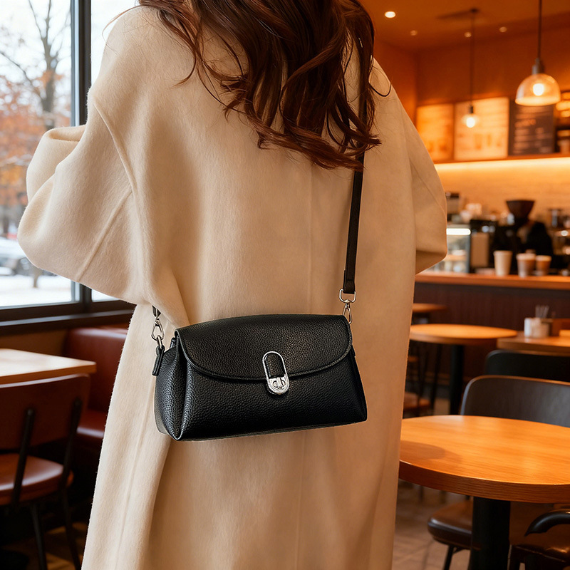 高级感法棍包包女2025新款时尚小方包百搭复古冬季单肩斜挎包女包 - 图1