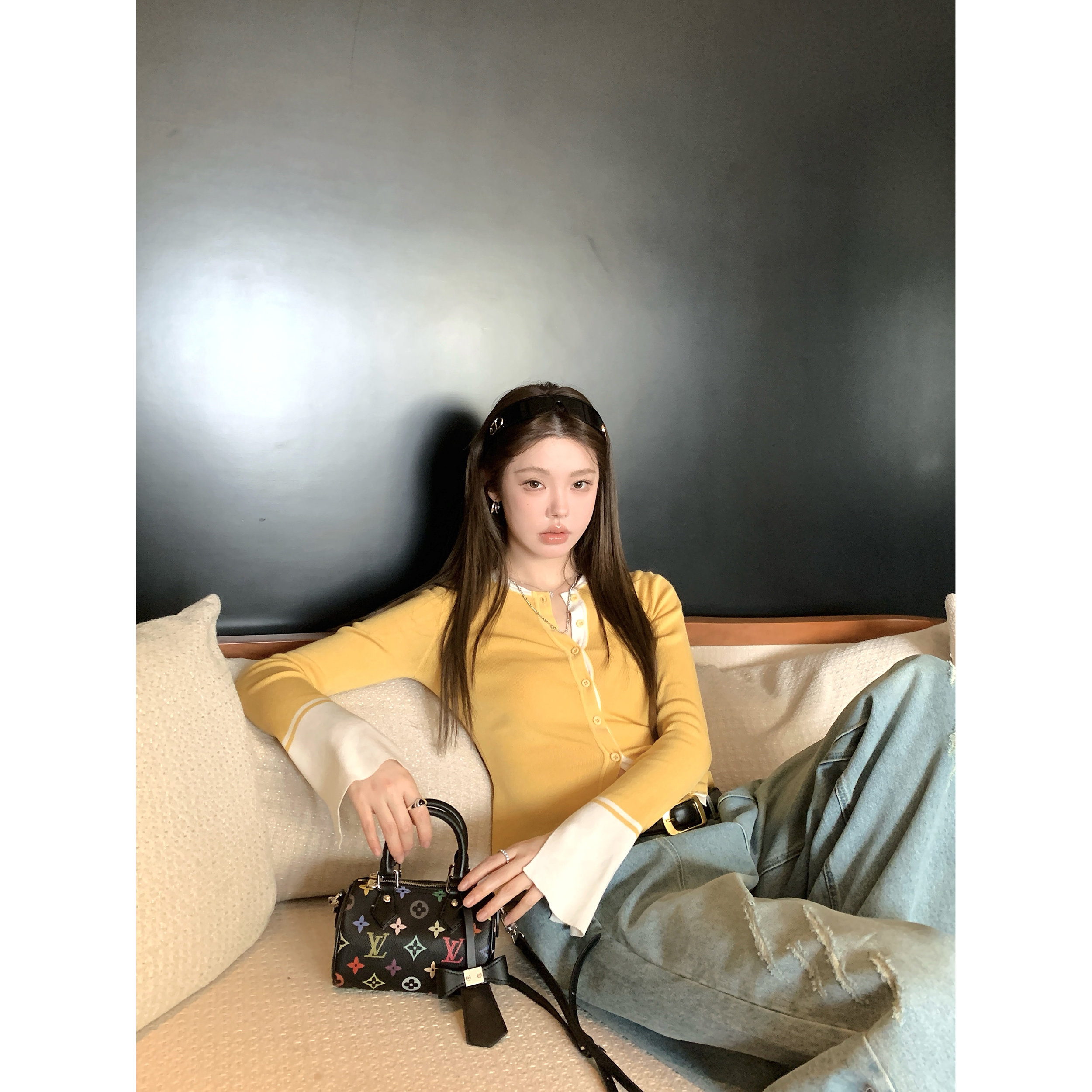 假两件奶黄色开衫针织衫薄款早秋2025撞色拼接设计感软糯外搭上衣 - 图0