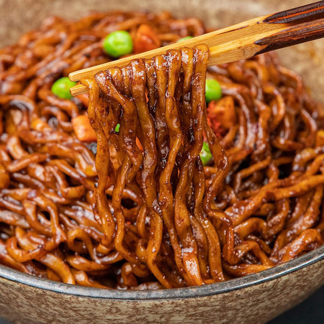 Eight-way instant noodles, spicy fried noodles