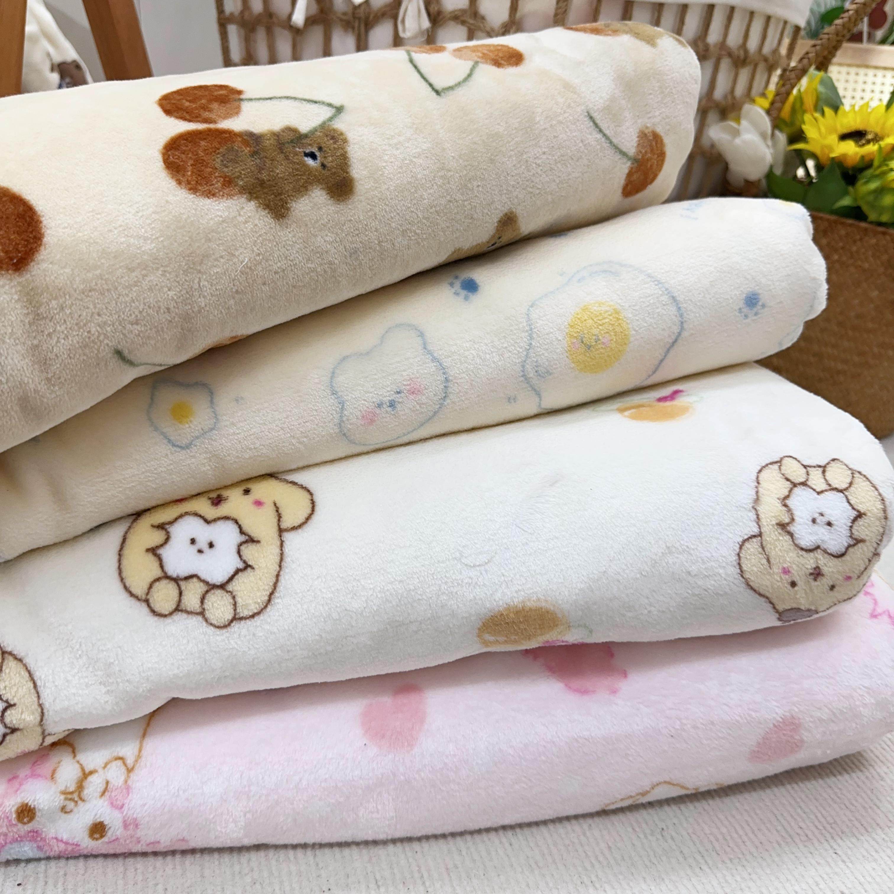 睡衣绒料布料加厚卡通法兰绒玩具家居服面料现货可爱印花毛绒布匹