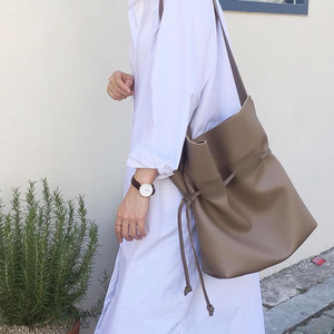 抽带单肩大容量包