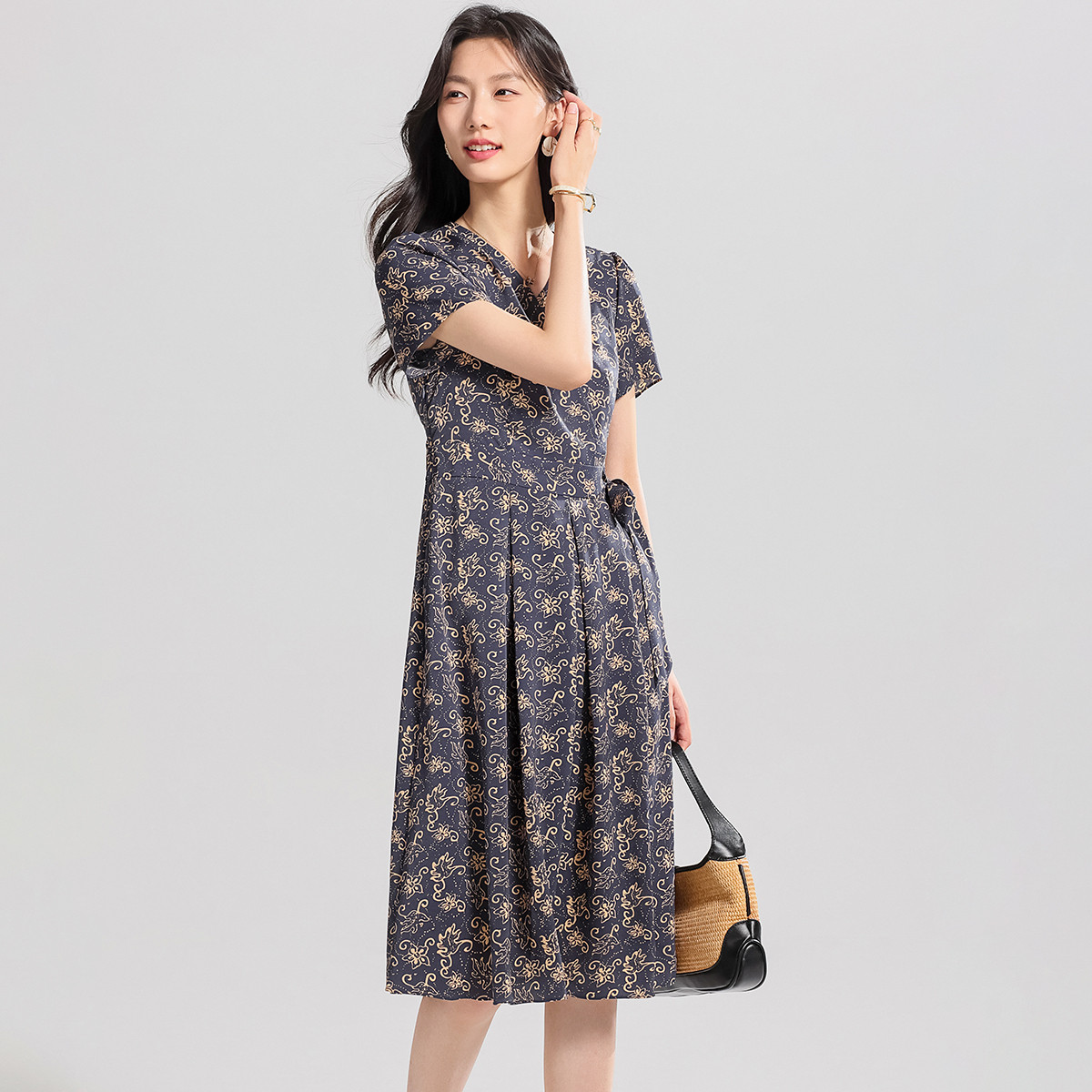 xzcv轻熟复古印花连衣裙女系带A字裙时尚夏短袖碎花裙质感裙子 - 图1