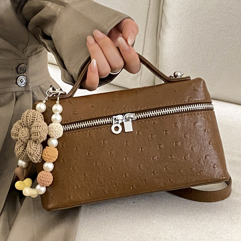 高颜值少女手拎小包包女包2025新款百搭通勤小方包洋气单肩小挎包,淘宝优惠券,粉丝福利购,淘宝优惠卷