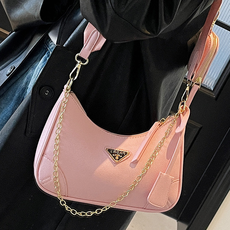 小众洋气月牙包女包2025新款高级感百搭斜挎小方包休闲通勤单肩包,淘宝优惠券,粉丝福利购,淘宝优惠卷