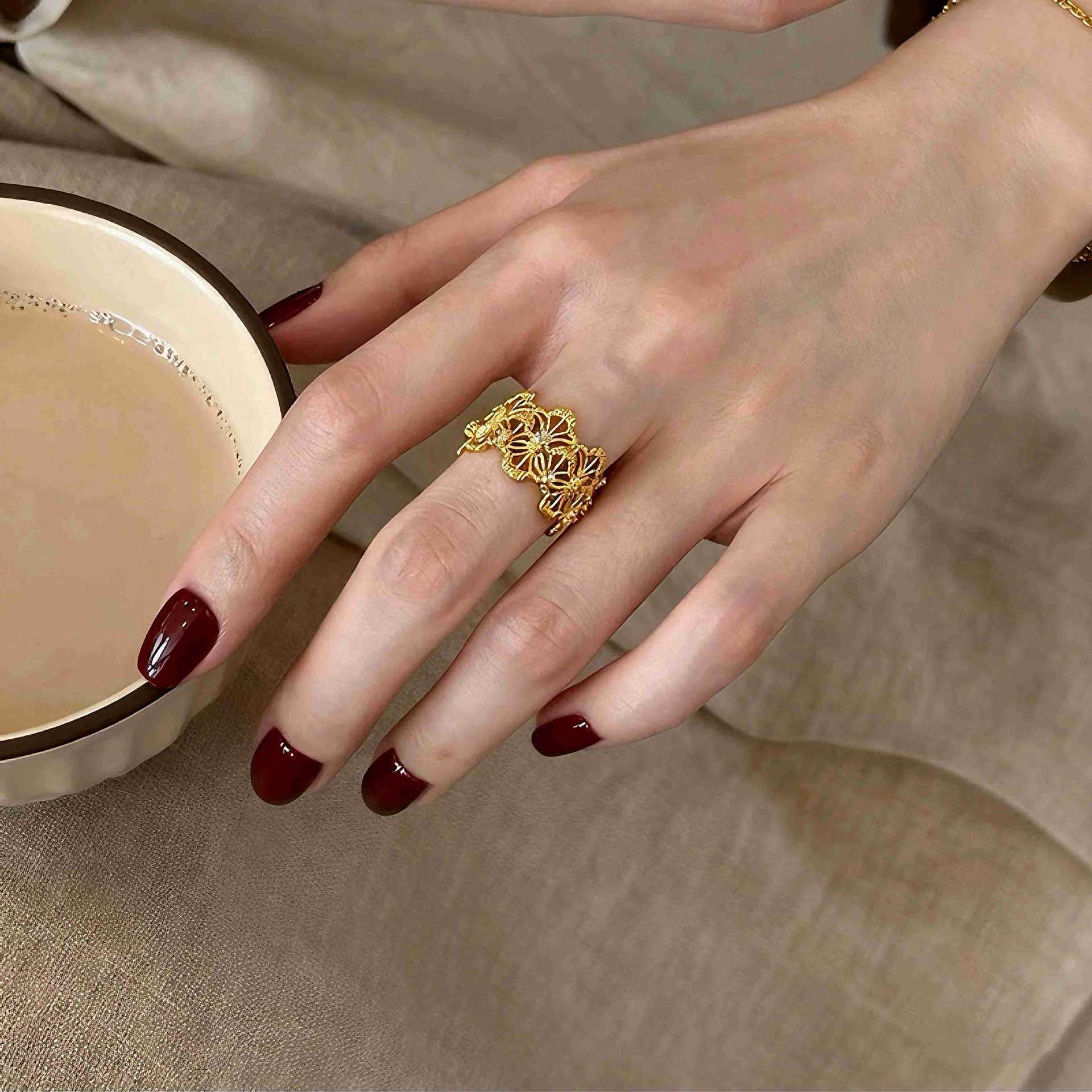 金店同款沙金饰品镂空点钻蕾丝花丝开口戒指复古宫廷风高级感指环,淘宝优惠券,粉丝福利购,淘宝优惠卷