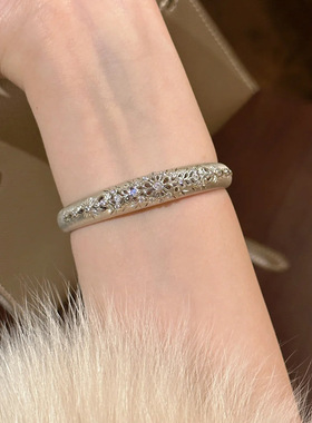 小红书爆款圣索菲亚蕾丝花环拉丝手镯精致复古宽版拉丝闪钻手环