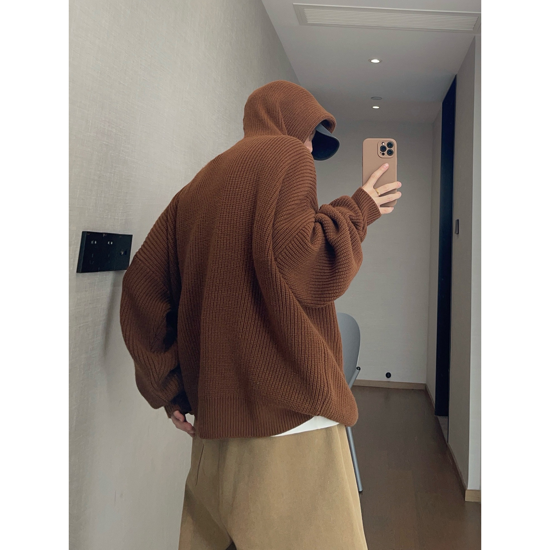 dannyandzee秋季复古百搭慵懒风宽松咸蛋黄色连帽针织毛衣外套男 - 图2