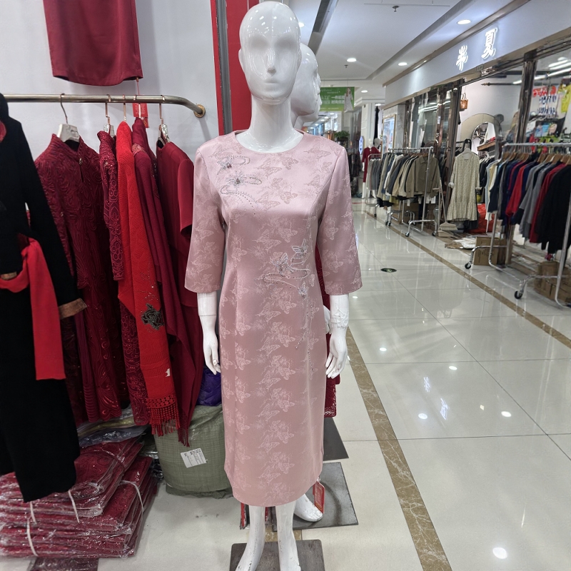 年轻洋气喜婆婆醋酸婚宴装高端轻奢气质小个子喜妈妈连衣裙敬酒服 - 图0